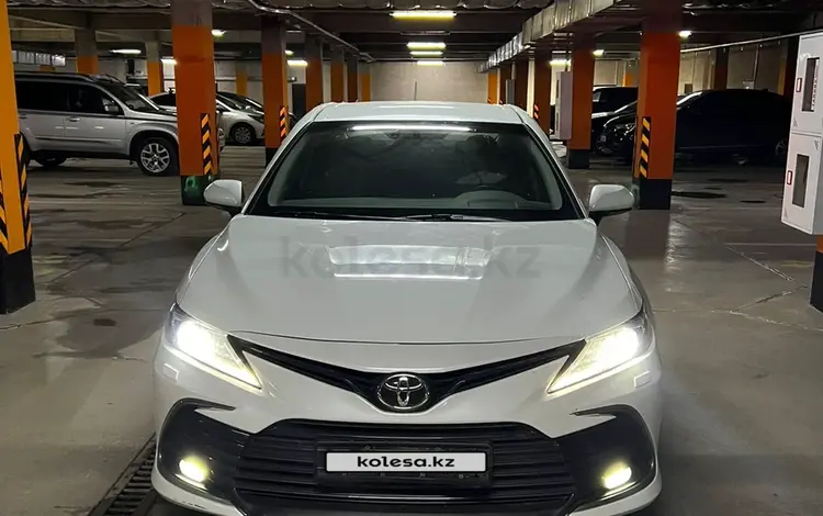 Toyota Camry 2021 года за 13 000 000 тг. в Астана