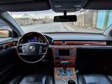 Volkswagen Phaeton 2003 года за 4 250 000 тг. в Шымкент – фото 4