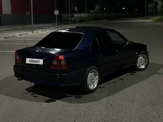 Mercedes-Benz C 230