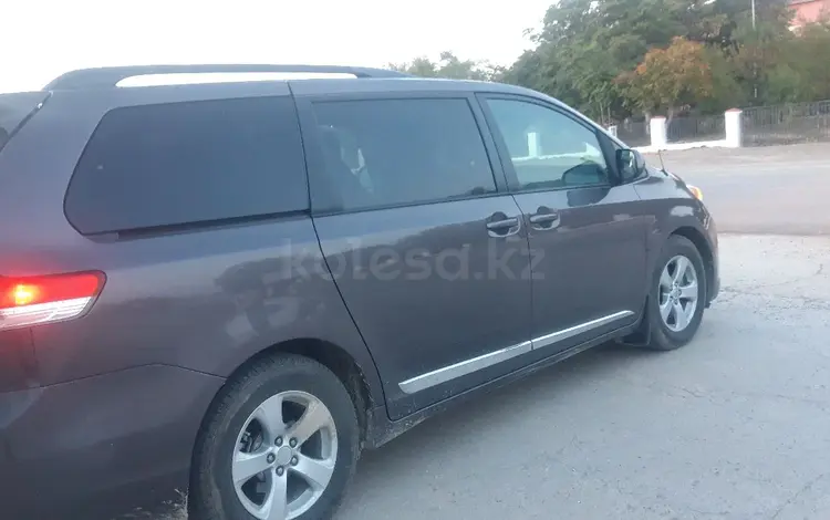 Toyota Sienna 2012 года за 12 000 000 тг. в Актау