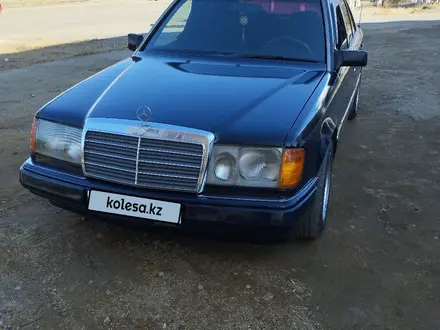 Mercedes-Benz E 220 1993 года за 1 900 000 тг. в Жезказган