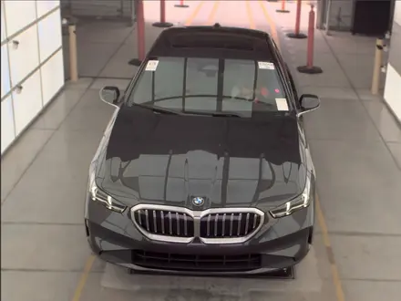 BMW 530 2024 года за 22 000 000 тг. в Алматы – фото 2