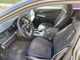 Toyota Camry 2014 годаүшін9 800 000 тг. в Актобе – фото 5