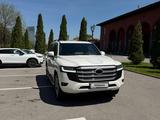 Toyota Land Cruiser 2022 года за 51 000 000 тг. в Алматы