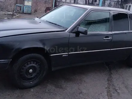 Mercedes-Benz E 200 1993 года за 2 000 000 тг. в Сарканд