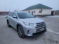 Toyota Highlander 2017 годаfor15 000 000 тг. в Шымкент – фото 2