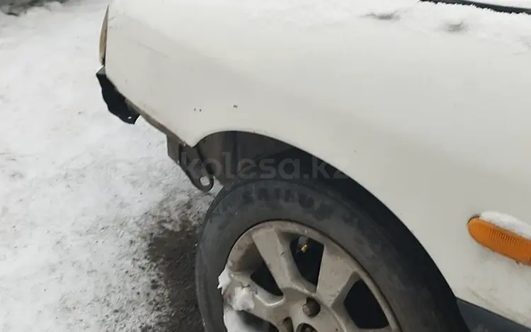 Переднее крыло белое левое оригинал Nissan Primera p10 за 20 000 тг. в Петропавловск