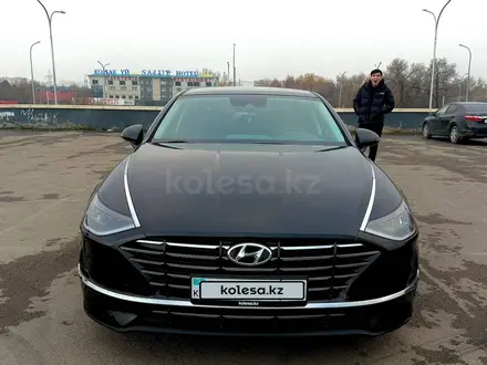 Hyundai Sonata 2019 года за 10 750 000 тг. в Алматы – фото 2