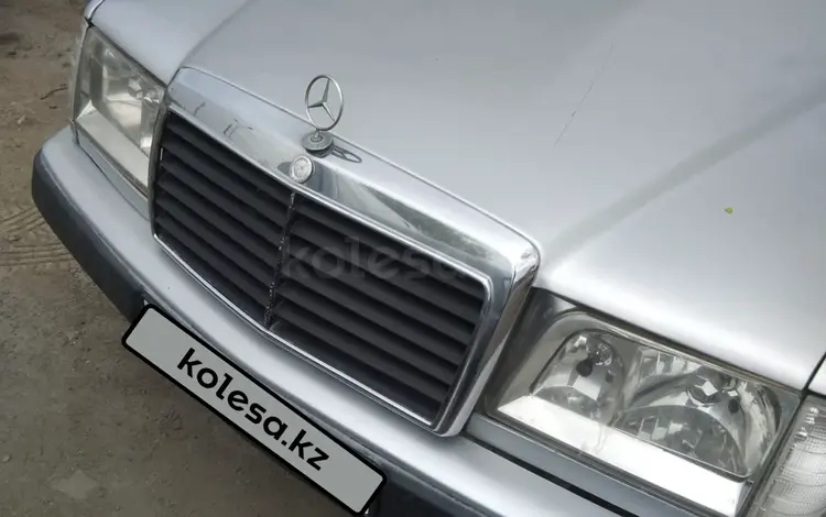 Mercedes-Benz E 200 1992 годаүшін1 400 000 тг. в Семей