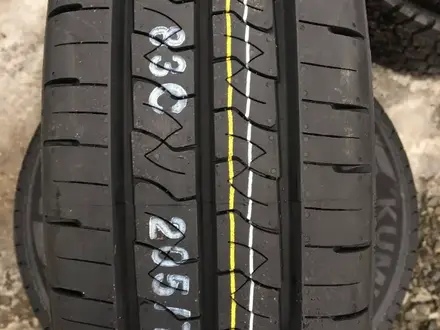 Kumho 235/65 r16 118/116r KC53 (VN) TL (T) за 88 700 тг. в Алматы