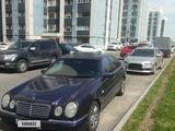 Mercedes-Benz E 240 1997 года за 2 700 000 тг. в Алматы