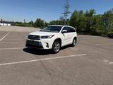 Toyota Highlander 2016 года за 10 000 000 тг. в Алматы