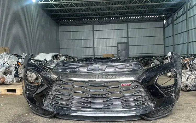 Передний бампер Chevrolet TrailBlazer RS за 500 000 тг. в Алматы