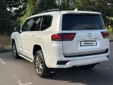 Toyota Land Cruiser 2023 года за 60 500 000 тг. в Алматы – фото 2