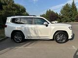 Toyota Land Cruiser 2023 года за 60 500 000 тг. в Алматы – фото 5