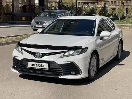 Toyota Camry 2021 года за 12 800 000 тг. в Астана – фото 3