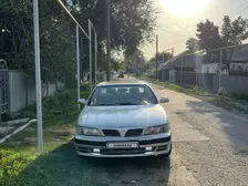 Nissan Maxima, 1995