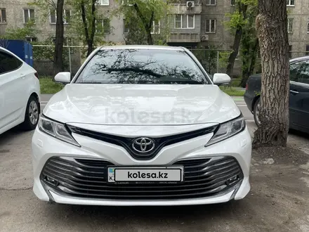 Toyota Camry 2020 года за 13 000 000 тг. в Алматы – фото 7