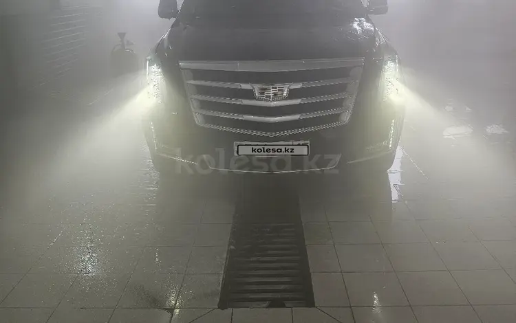 Cadillac Escalade 2020 года за 32 000 000 тг. в Астана