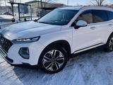 Hyundai Santa Fe 2019 года за 13 999 999 тг. в Астана