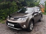 Toyota RAV4 2015 года за 9 200 000 тг. в Астана