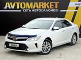 Toyota Camry 2015 года за 11 400 000 тг. в Атырау