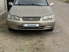 Toyota Camry, 1999