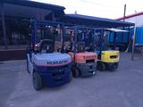 Komatsu  Komatsu 2001 года за 3 000 000 тг. в Алматы