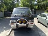 Mitsubishi Delica 1996 годаfor2 200 000 тг. в Алматы
