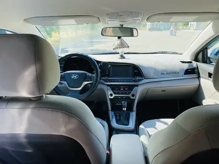 Hyundai Elantra 2017 года за 4 300 000 тг. в Актау – фото 6