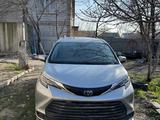 Toyota Sienna 2021 года за 16 000 000 тг. в Алматы