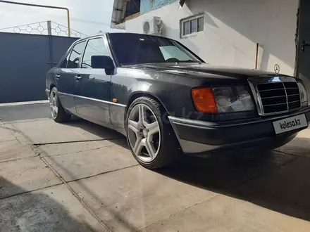 Mercedes-Benz E 200 1992 года за 2 400 000 тг. в Тараз – фото 2