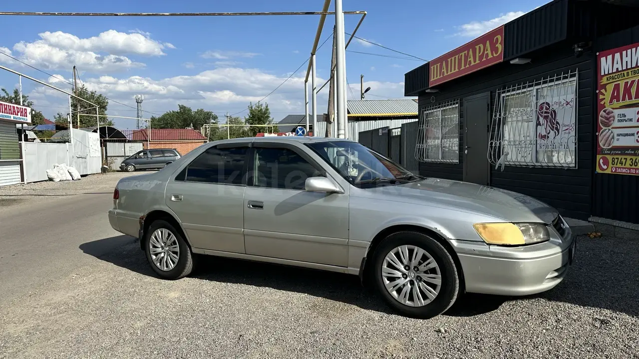 Toyota Camry, 1999