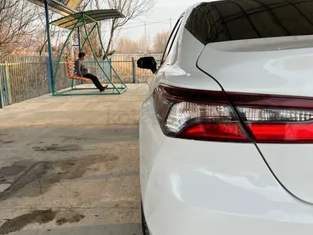 Toyota Camry 2021 года за 14 200 000 тг. в Кызылорда – фото 10