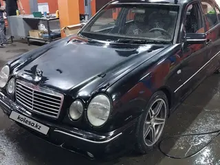 Mercedes-Benz E 240