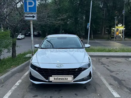 Hyundai Elantra 2021 года за 8 100 000 тг. в Алматы