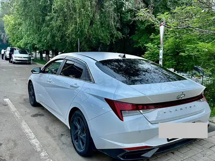 Hyundai Elantra 2021 года за 8 100 000 тг. в Алматы – фото 2