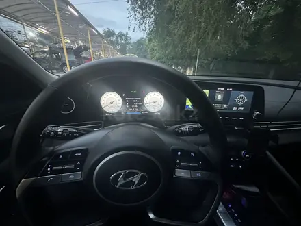 Hyundai Elantra 2021 года за 8 100 000 тг. в Алматы – фото 6