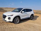 Hyundai Santa Fe 2018 годаүшін11 800 000 тг. в Алматы