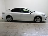 Toyota Camry Prestige 2023 года за 18 700 000 тг. в Актобе – фото 3