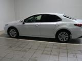 Toyota Camry Prestige 2023 года за 18 700 000 тг. в Актобе – фото 4