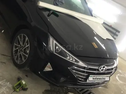 Hyundai Elantra 2019 года за 8 200 000 тг. в Уральск – фото 3