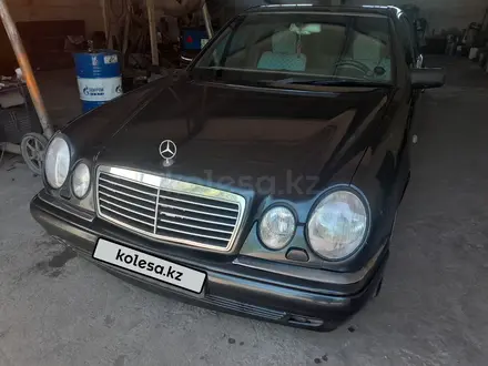 Mercedes-Benz E 230 1995 года за 1 950 000 тг. в Караганда – фото 17