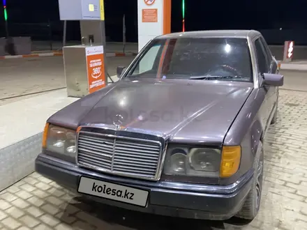 Mercedes-Benz E 230 1992 года за 900 000 тг. в Казалинск – фото 3