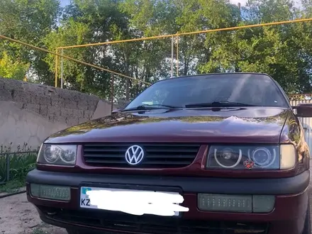 Volkswagen Passat 1994 годаүшін1 450 000 тг. в Шу
