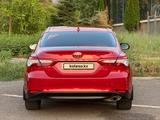 Toyota Camry 2021 года за 14 500 000 тг. в Алматы – фото 4