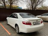 Toyota Camry 2010 года за 2 900 000 тг. в Актобе – фото 2