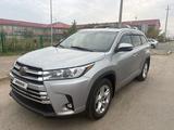 Toyota Highlander 2016 годаүшін12 500 000 тг. в Атырау