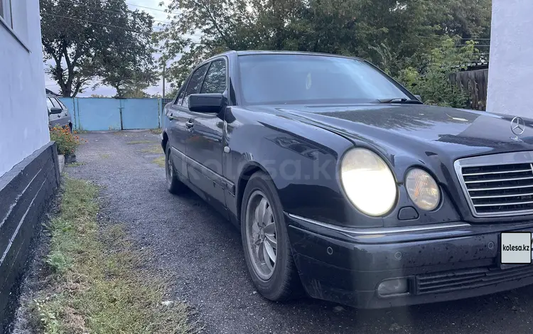 Mercedes-Benz E 200 1997 года за 2 600 000 тг. в Караганда