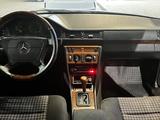 Mercedes-Benz E 220 1994 годаүшін2 900 000 тг. в Туркестан – фото 3